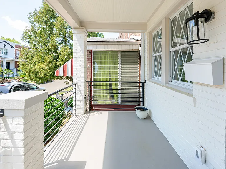 1742 Lyman Pl NE — Photo 35