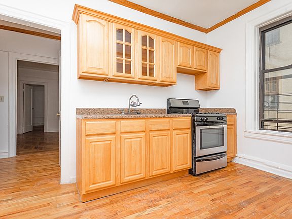 2nd image of 280 Crown St APT E12