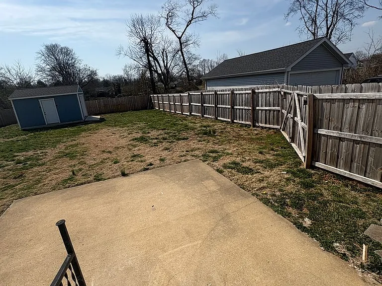 1303 Collett Ln — Photo 23