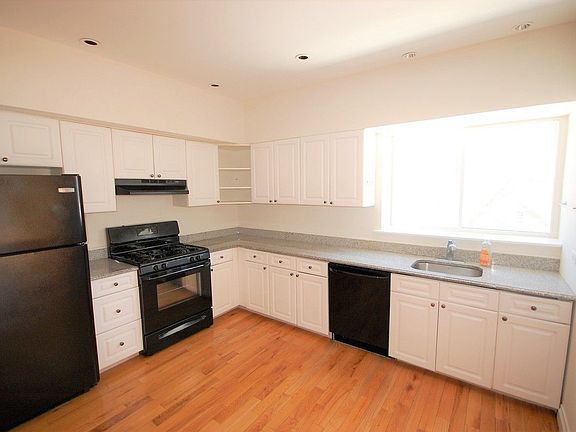 3rd image of 5635 Sylvan Ave #2