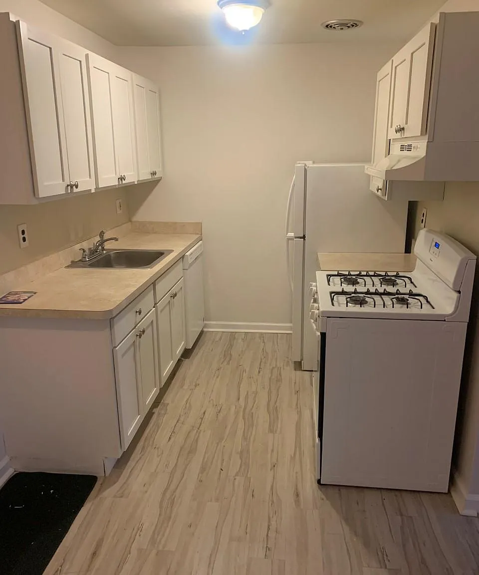 1 bed, 621 sqft, $975 — Photo 3