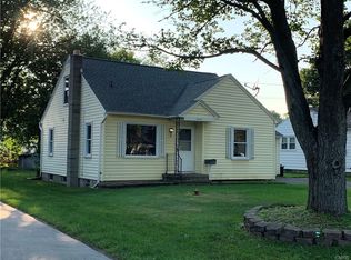7231 Willow Rd, North Syracuse, NY 13212