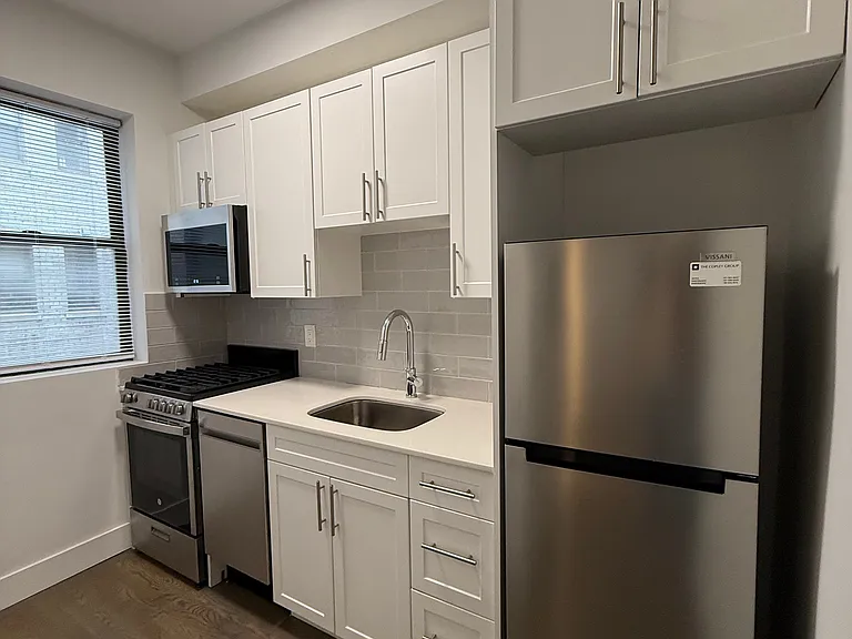81 Park Dr #1L — Photo 1