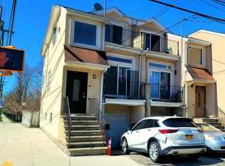 380 Sand Ln, Staten Island, NY 10305