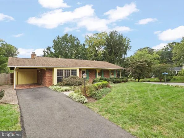 4106 Breezewood Ln, Annandale, VA 22003