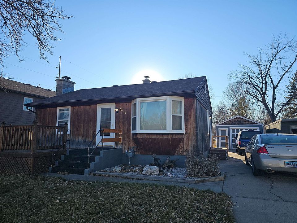 2nd image of 2033 2nd Ave