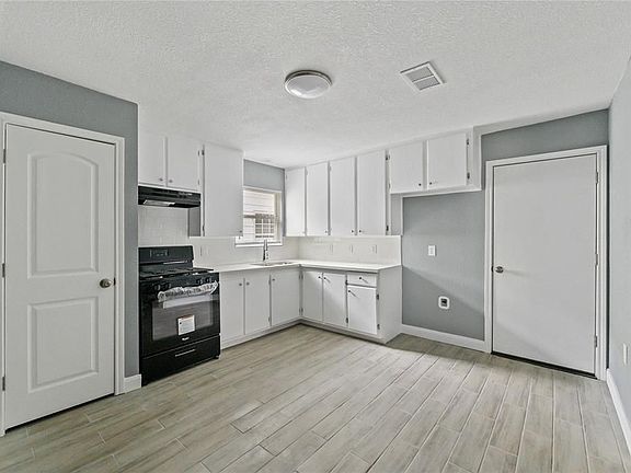 5th image of 3513 Palm Ave
