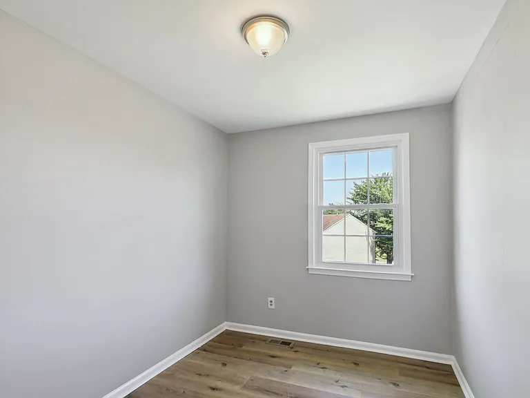 5448 Princess Dr — Photo 14