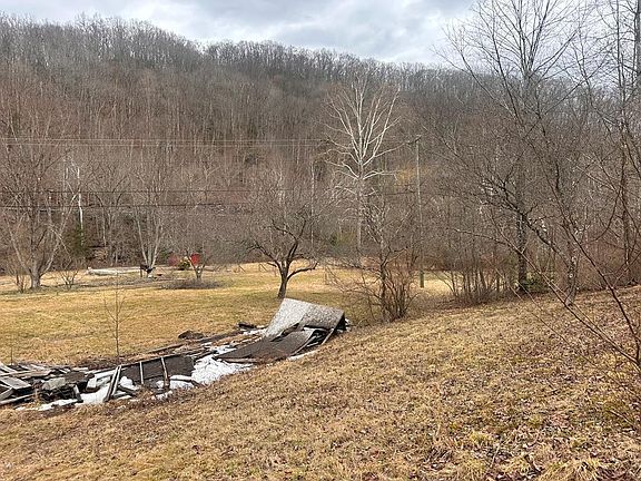 2nd image of 225 Lynfield Pl