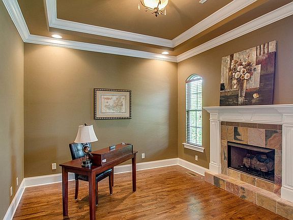 4th image of 552 Summit Oaks Ct