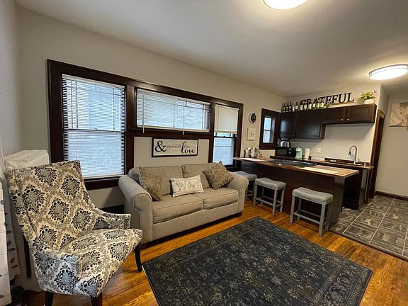 2nd image of 1514 W Lake St APT 2