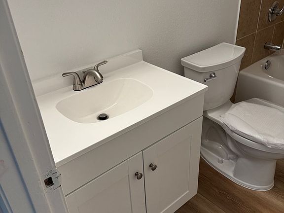5th image of 421 Mercury Ave SE APT 8