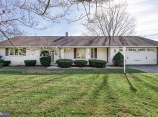 3936 N Rohrbaugh Rd, Seven Valleys, PA 17360