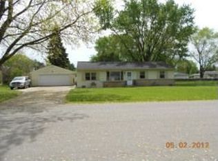 1409 Juniper Ln, Machesney Park, IL 61115