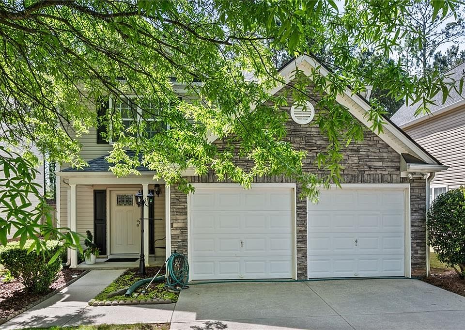 1st image of 173 Village Ct