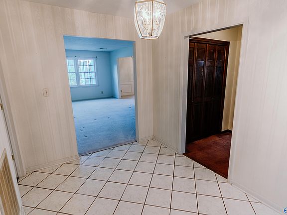 5th image of 1603 Willowbrook Dr SE