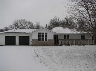 2039 Three Elms Park Rd, Independence, IA 50644
