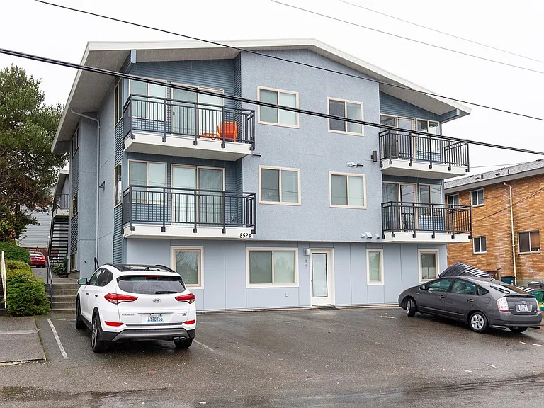 Phinney 12 Apartments — Photo 3