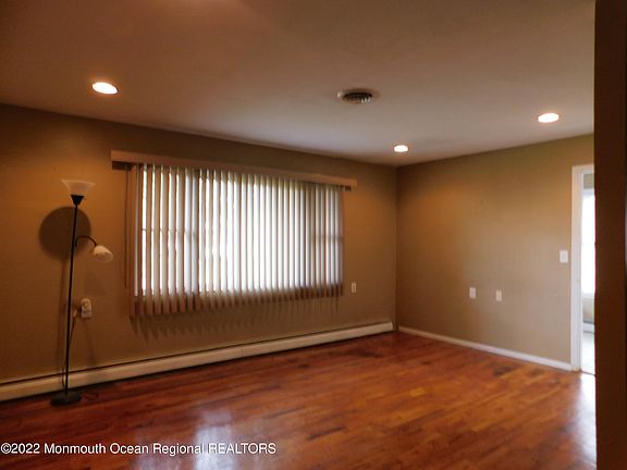3rd image of 2023 Yorktowne Blvd