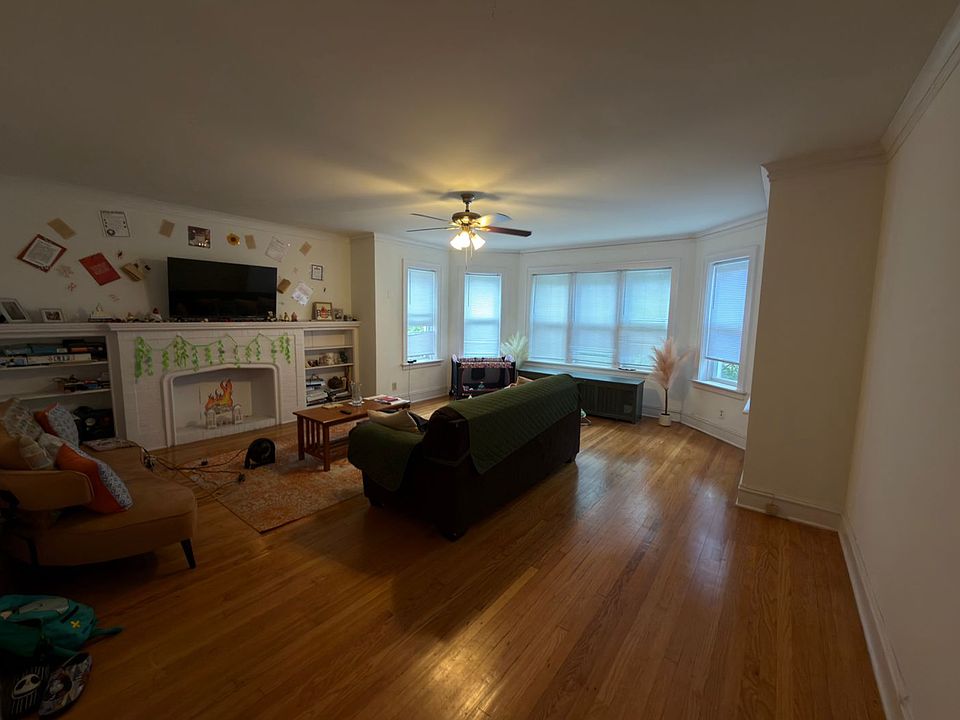 1st image of 6437 N Leavitt St