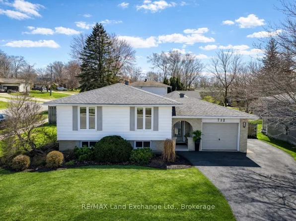 712 Louis St, Saugeen Shores, ON N0H 2C4