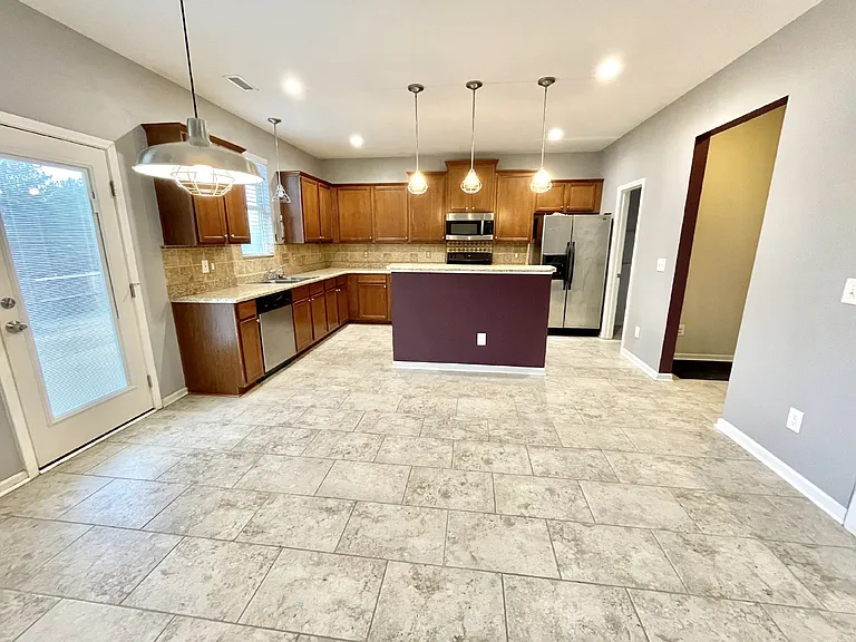 311 Highgrove Dr — Photo 31