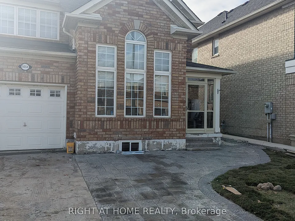 5654 Churchill Meadows Blvd #BASEMENT