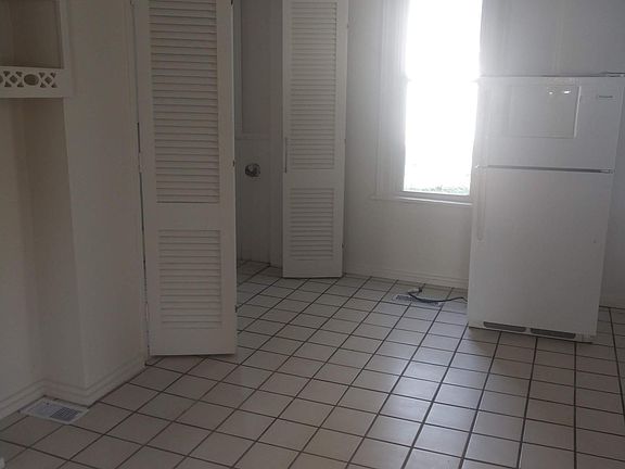 2nd image of 919 Hancock St