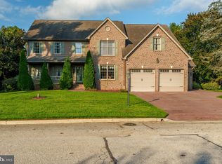 7 Holly Ct, Hanover, PA 17331