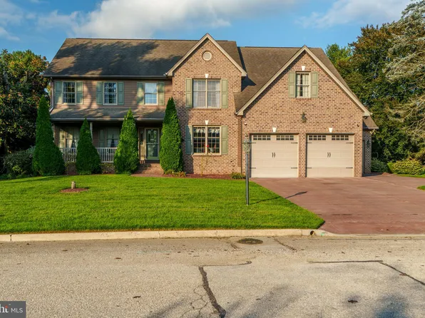 7 Holly Ct, Hanover, PA 17331