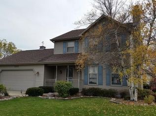 2095 Ridgecrest Ln, Menasha, WI 54952