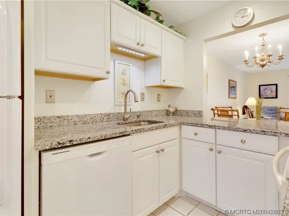 5313 SE Miles Grant Rd APT 211, Stuart, FL 34997