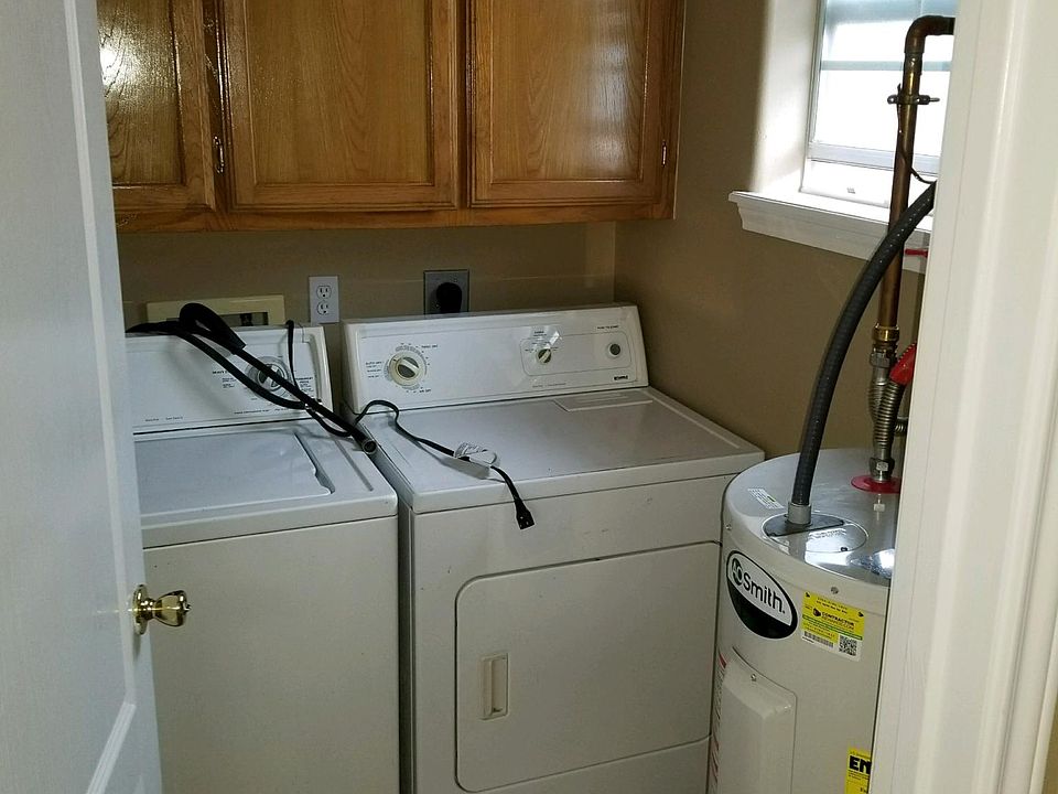 2nd image of 822 N Cross Ln APT 2