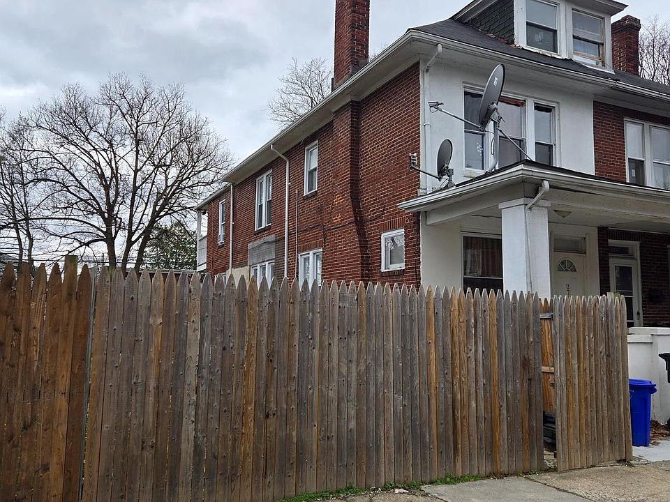 2nd image of 2710 Reel St