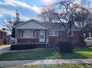 18110 Holland Ave, Eastpointe, MI 48021