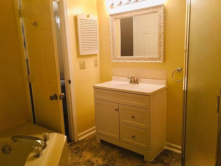942 Stewarts Creek Dr #5 — Photo 7