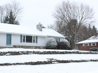 35 Saint Stephens Ln E, Glenville, NY 12302
