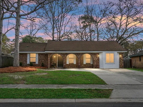 104 Iron Rd, Summerville, SC 29486