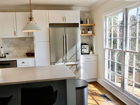 4th image of 2806 Overton Rd