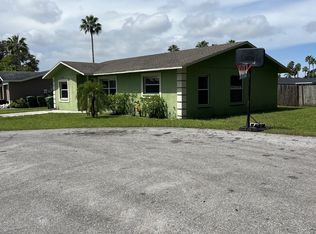 1721 17th St E, Bradenton, FL 34208