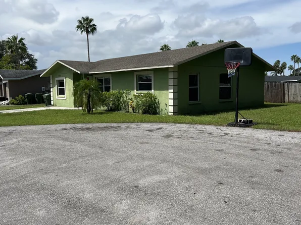 1721 17th St E, Bradenton, FL 34208