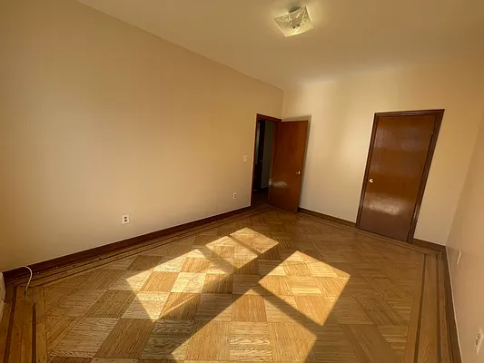 Rented by Metropolis International Realty Inc. | media 5