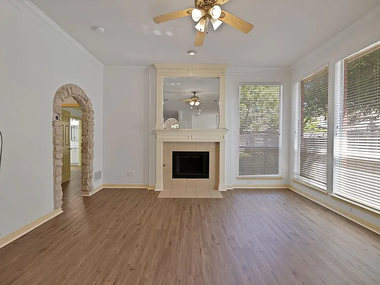 5516 Broken Bend Dr — Photo 10