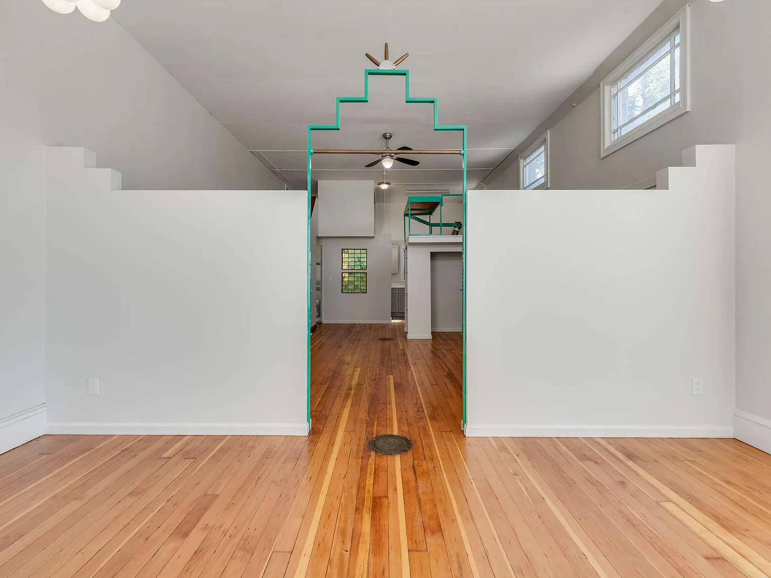 1 bed, 500 sqft, $2,385 — Photo 2