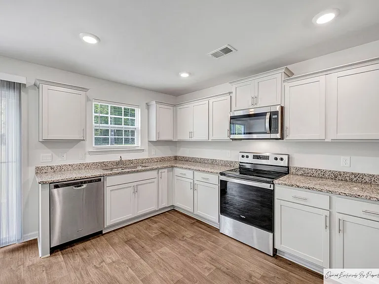 148 Rushton Dr — Photo 13