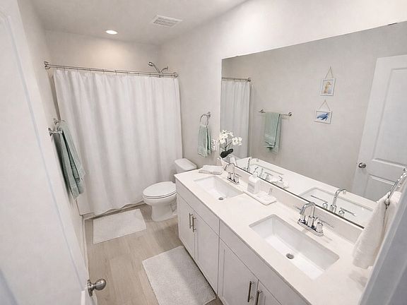 3rd image of 1985 Cherry Creek Rd