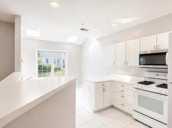 37 Village Dr, Quincy, MA 02169