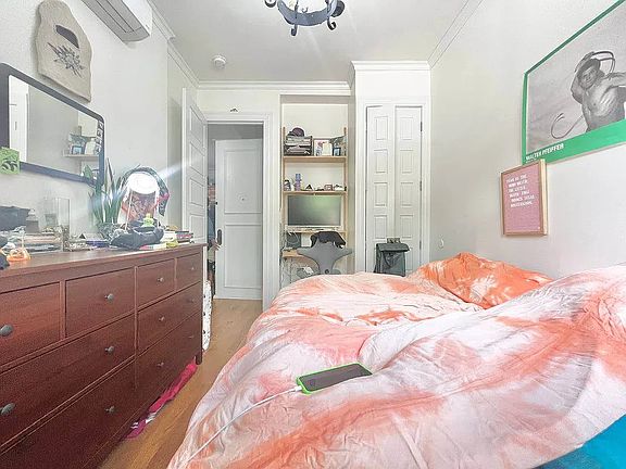 5th image of 1245 Dean St #2R