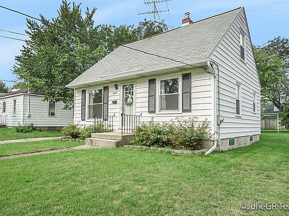 2nd image of 3247 Birchwood Ave SW