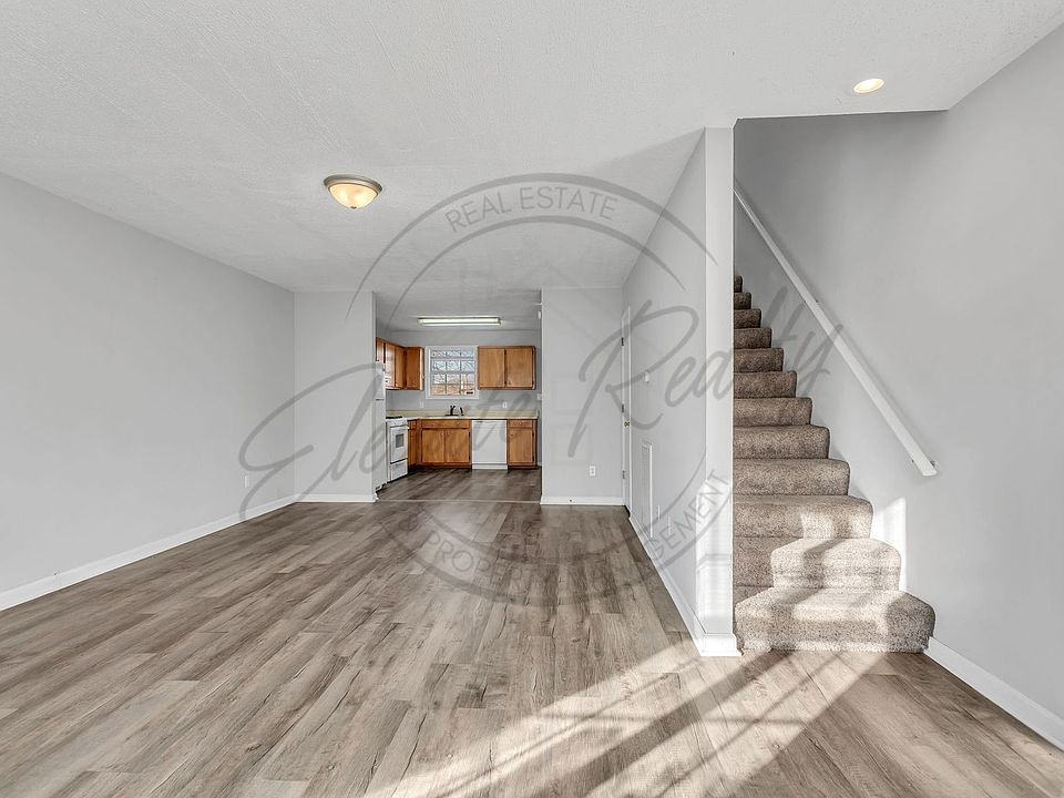 1st image of 211 Nowlin Dr #A